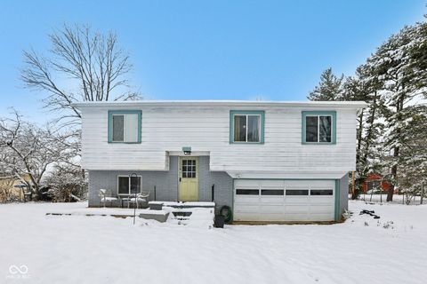 Photo of 5127 N 500 W, Fairland, IN 46126 (MLS # 22075862)