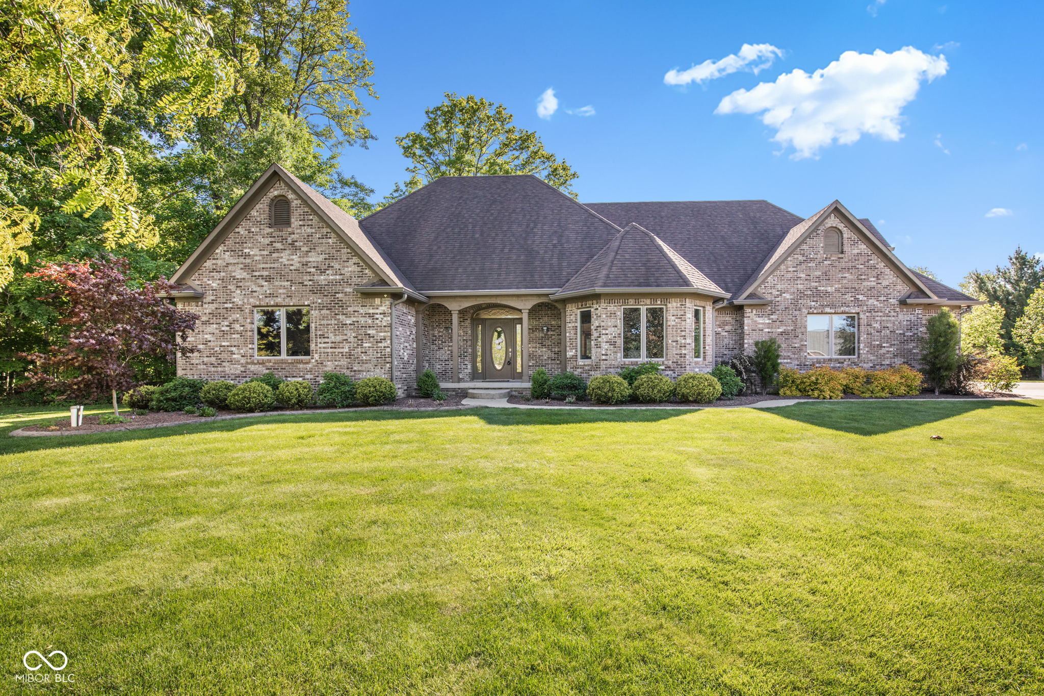 1538 E Grey Feather Trail