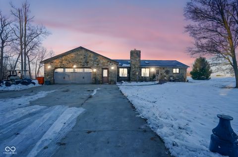 Photo of 10355 E Co Rd 1075 S, Galveston, IN 46932 (MLS # 22076211)