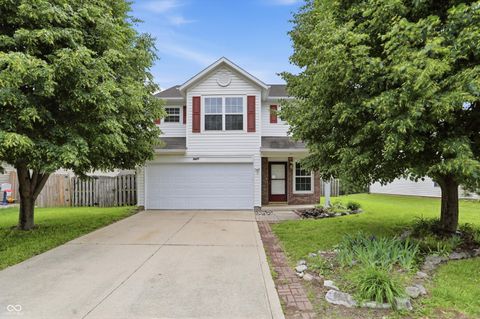 Photo of 2605 Bristlecone Drive, Indianapolis, IN 46217 (MLS # 22102535)