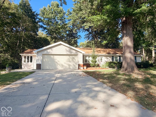 8702 GILLINGHAM LN, FISHERS, IN 46038 - Image f6599e4c49cec36d0544a1b4d15ffab3/4055880708