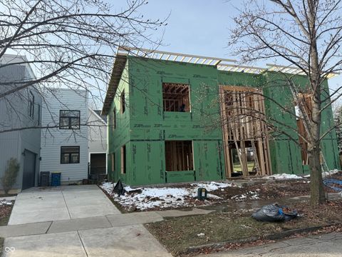 Photo of 2620 Broadway Street, Indianapolis, IN 46205 (MLS # 22076183)