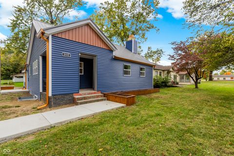 Photo of 2035 10th Street, Columbus, IN 47201 (MLS # 22069023)