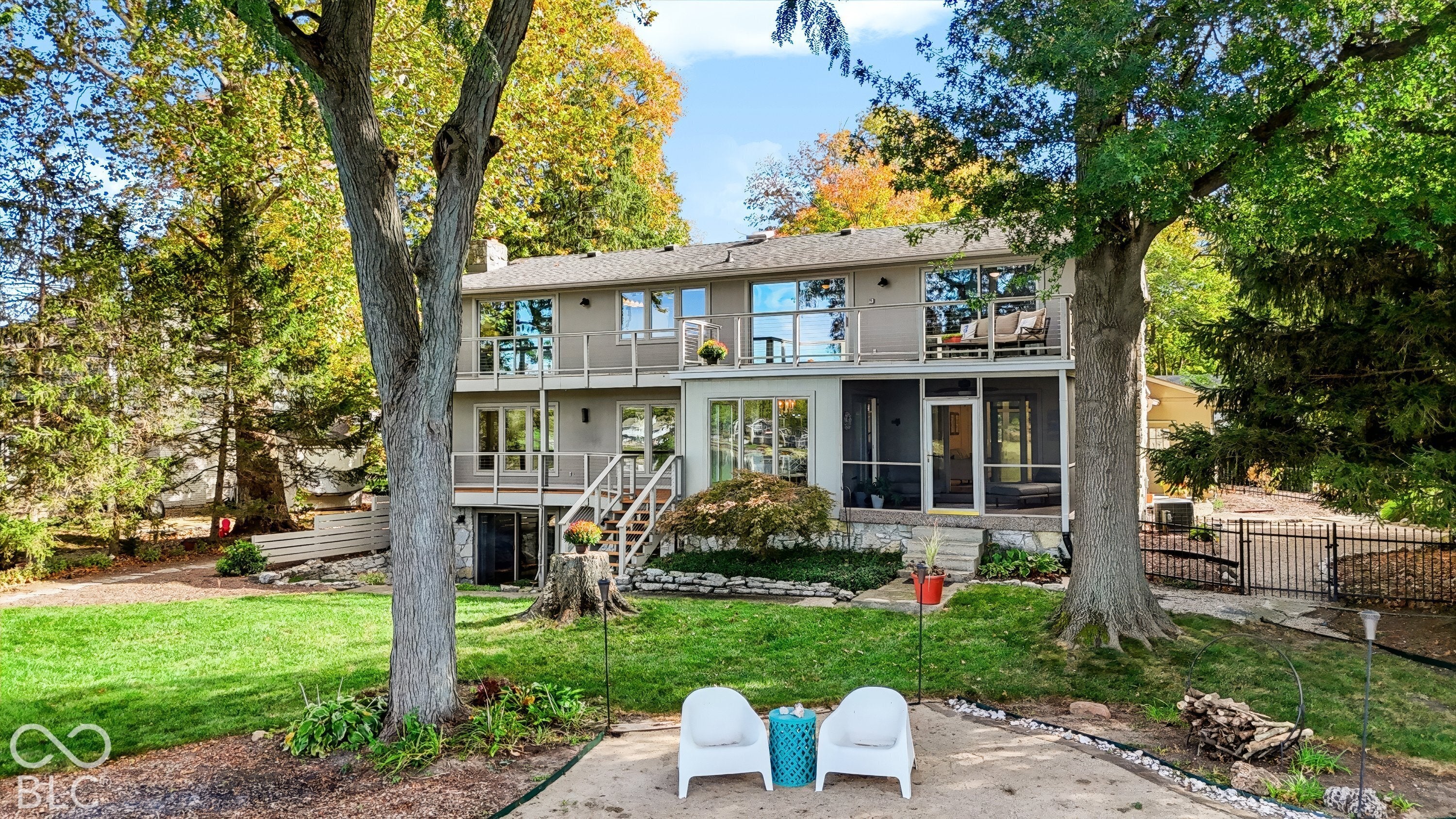 11122 E Lakeshore Drive