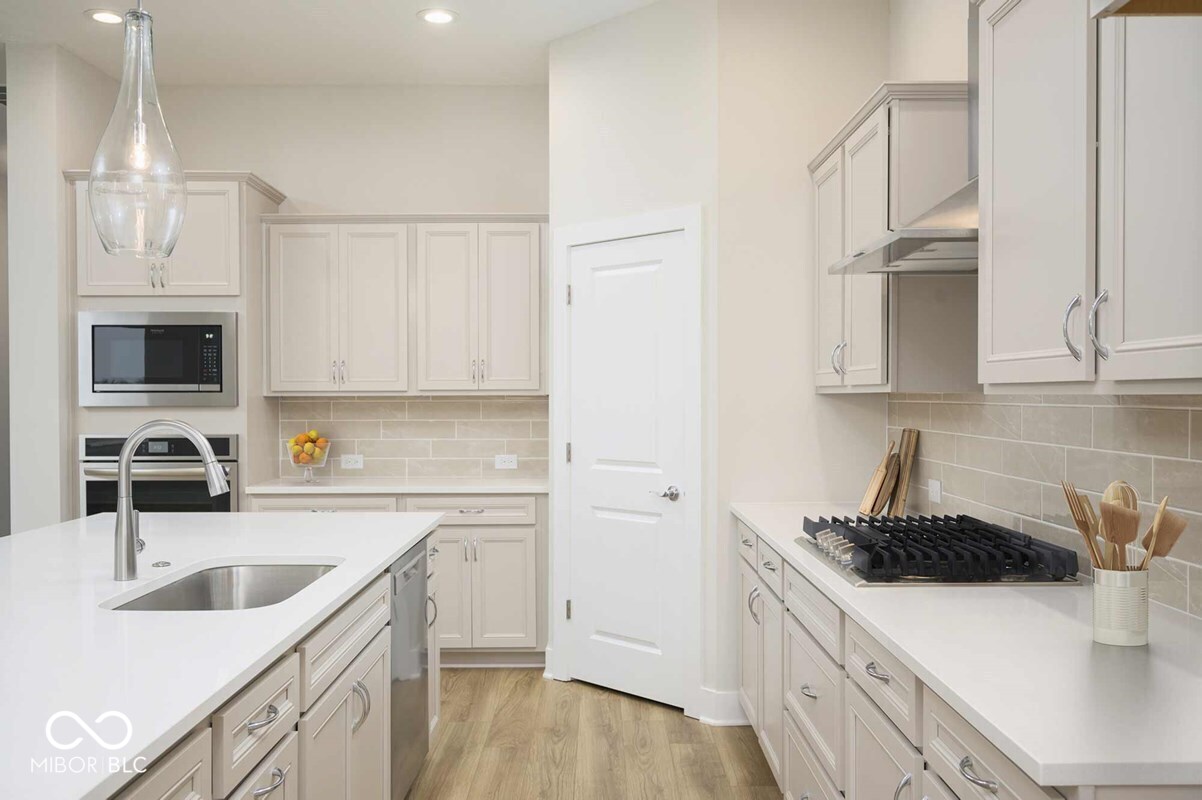 11935 Gray Ghost Way