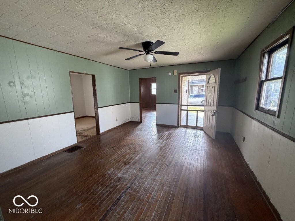 910 Elm Street