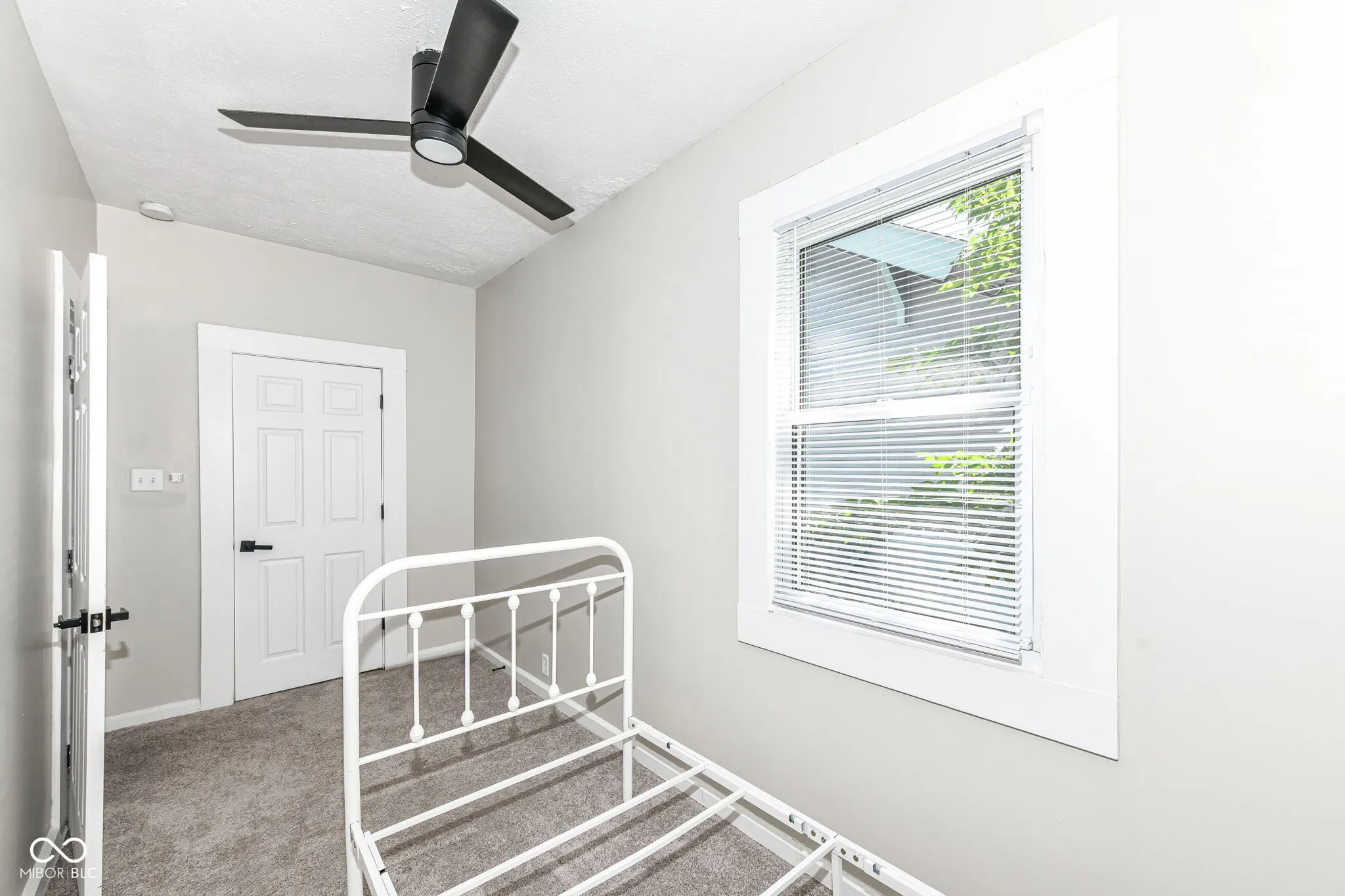 Indianapolis, Indiana 46205, United States, ,Residential,Active,160427