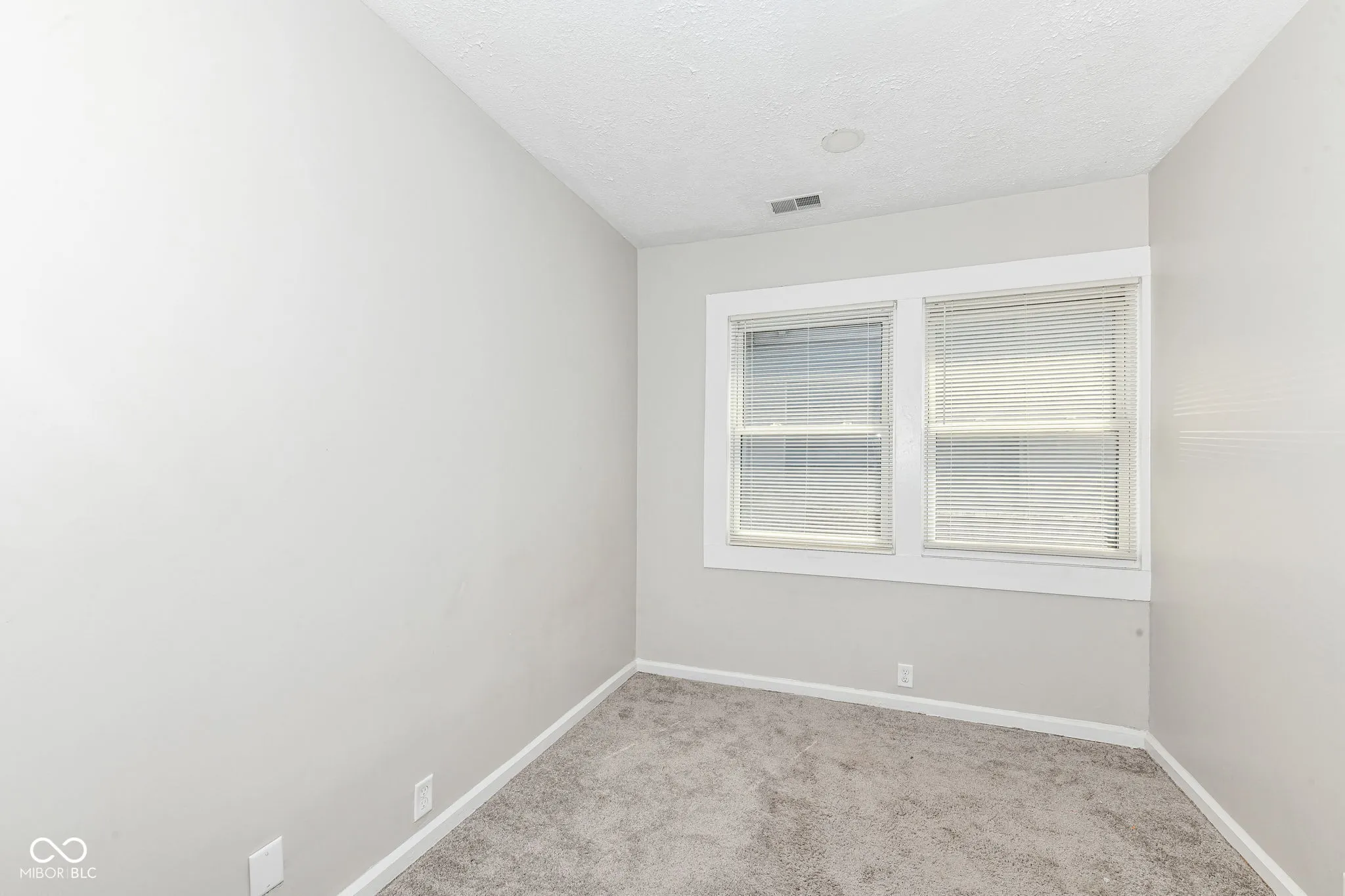 Indianapolis, Indiana 46205, United States, ,Residential,Active,160427