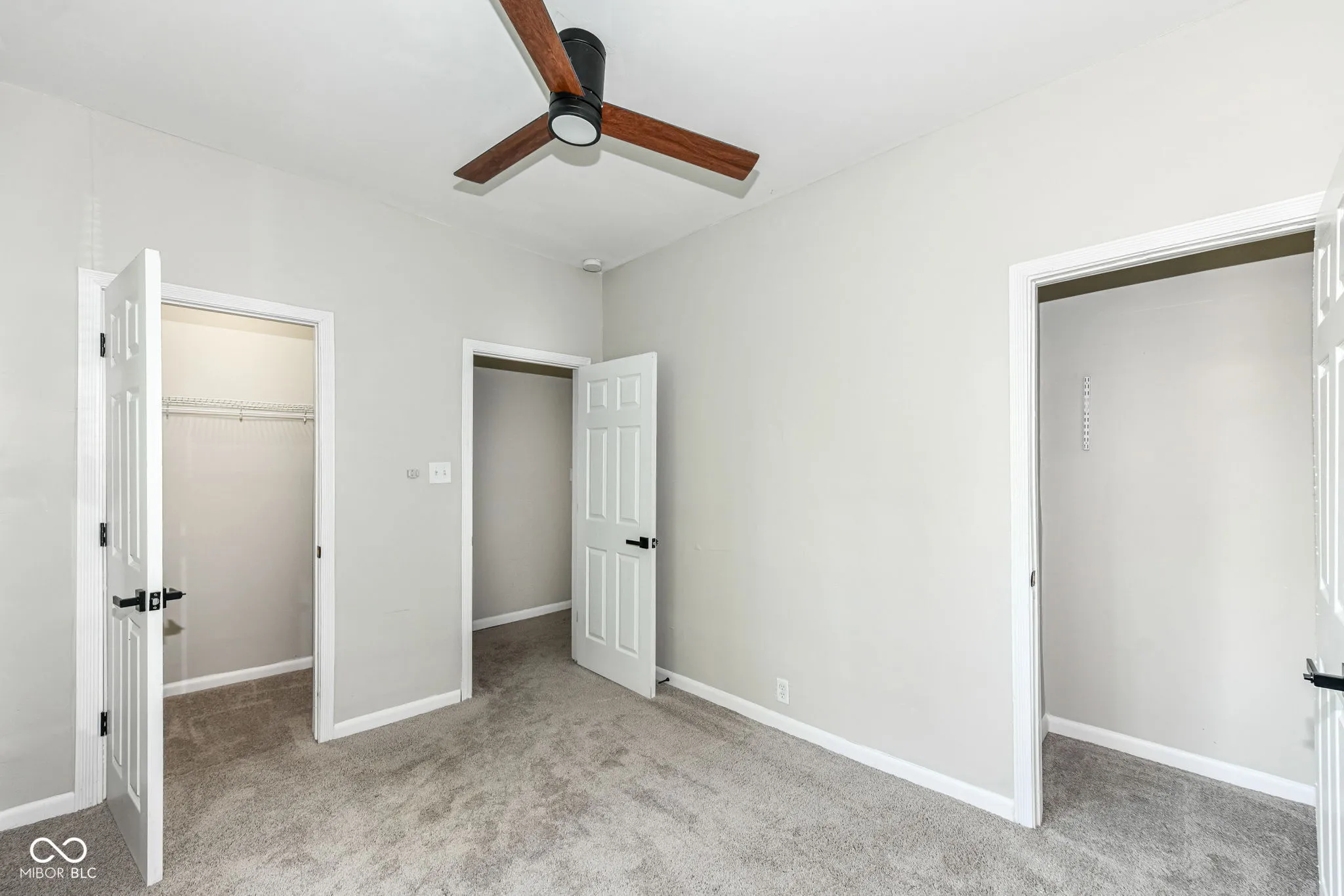 Indianapolis, Indiana 46205, United States, ,Residential,Active,160427