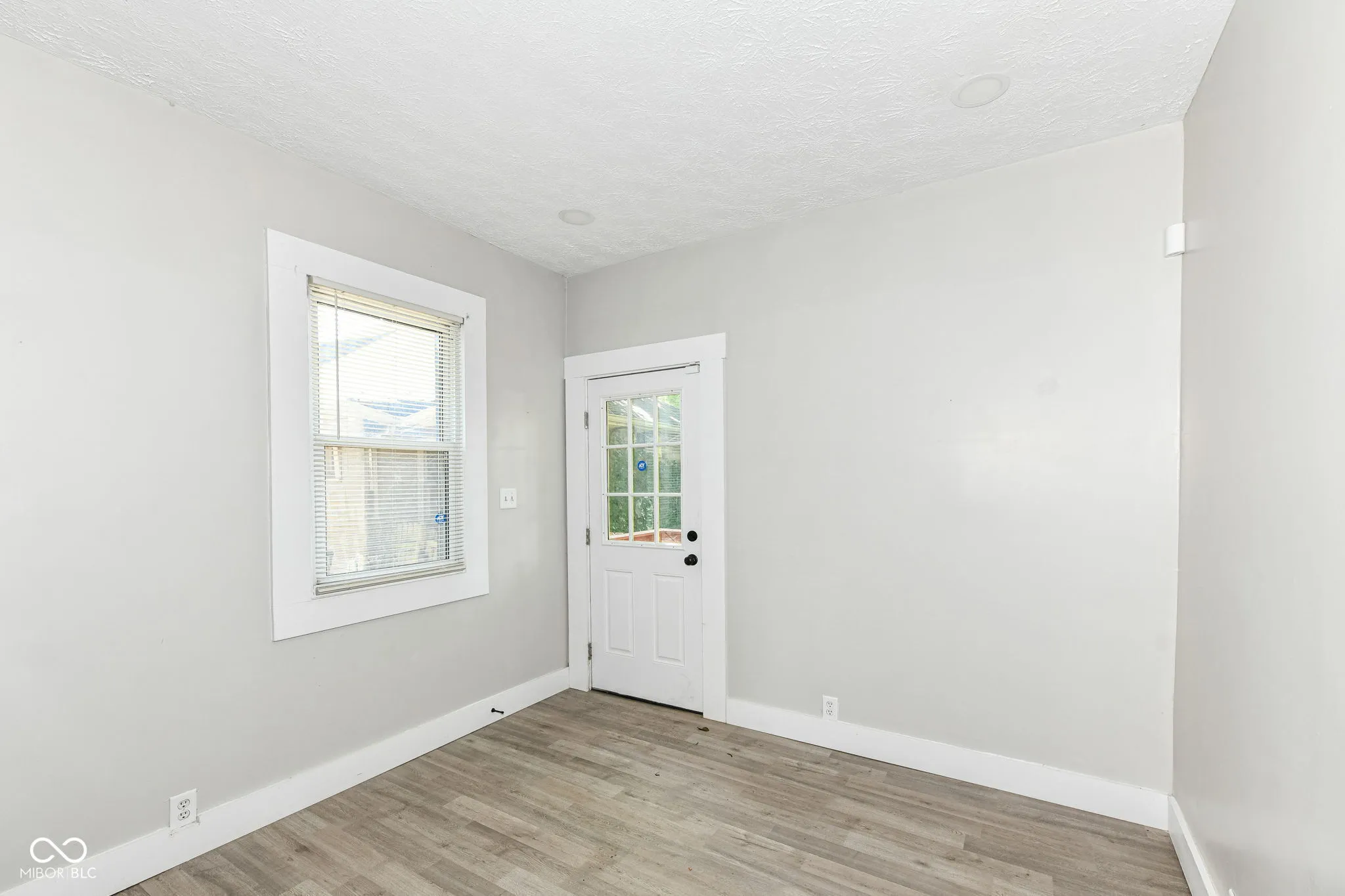 Indianapolis, Indiana 46205, United States, ,Residential,Active,160427