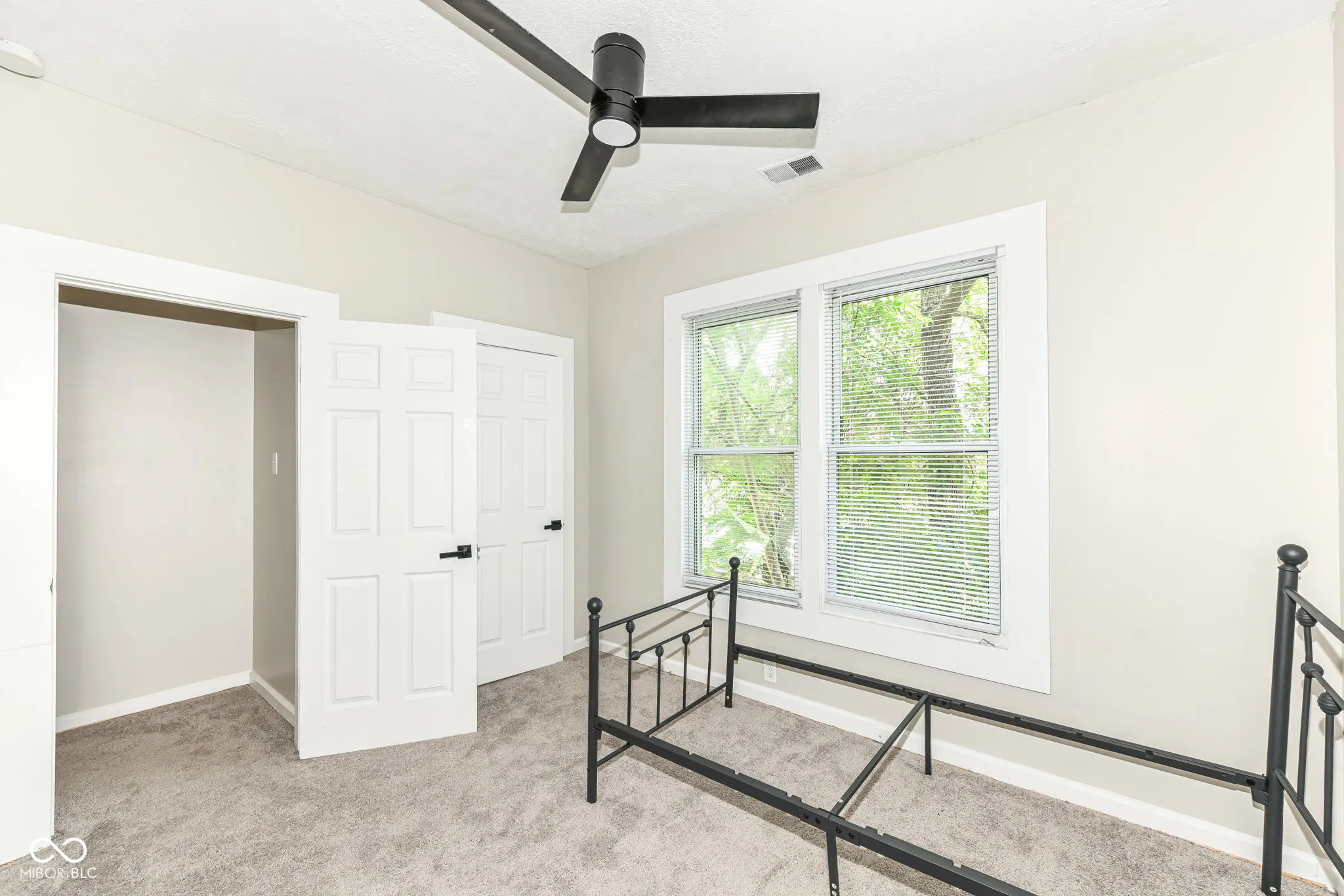 Indianapolis, Indiana 46205, United States, ,Residential,Active,160427