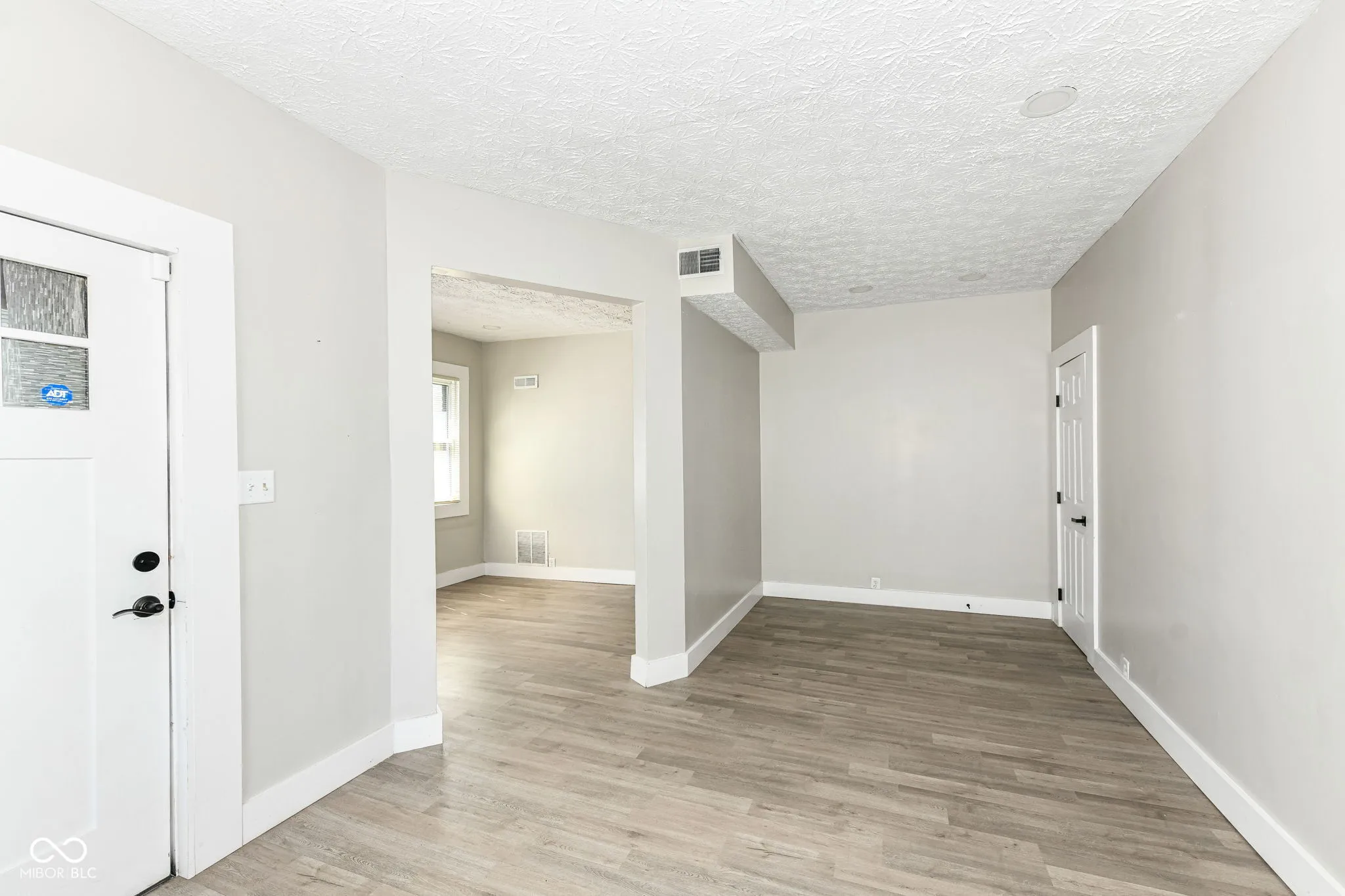 Indianapolis, Indiana 46205, United States, ,Residential,Active,160427