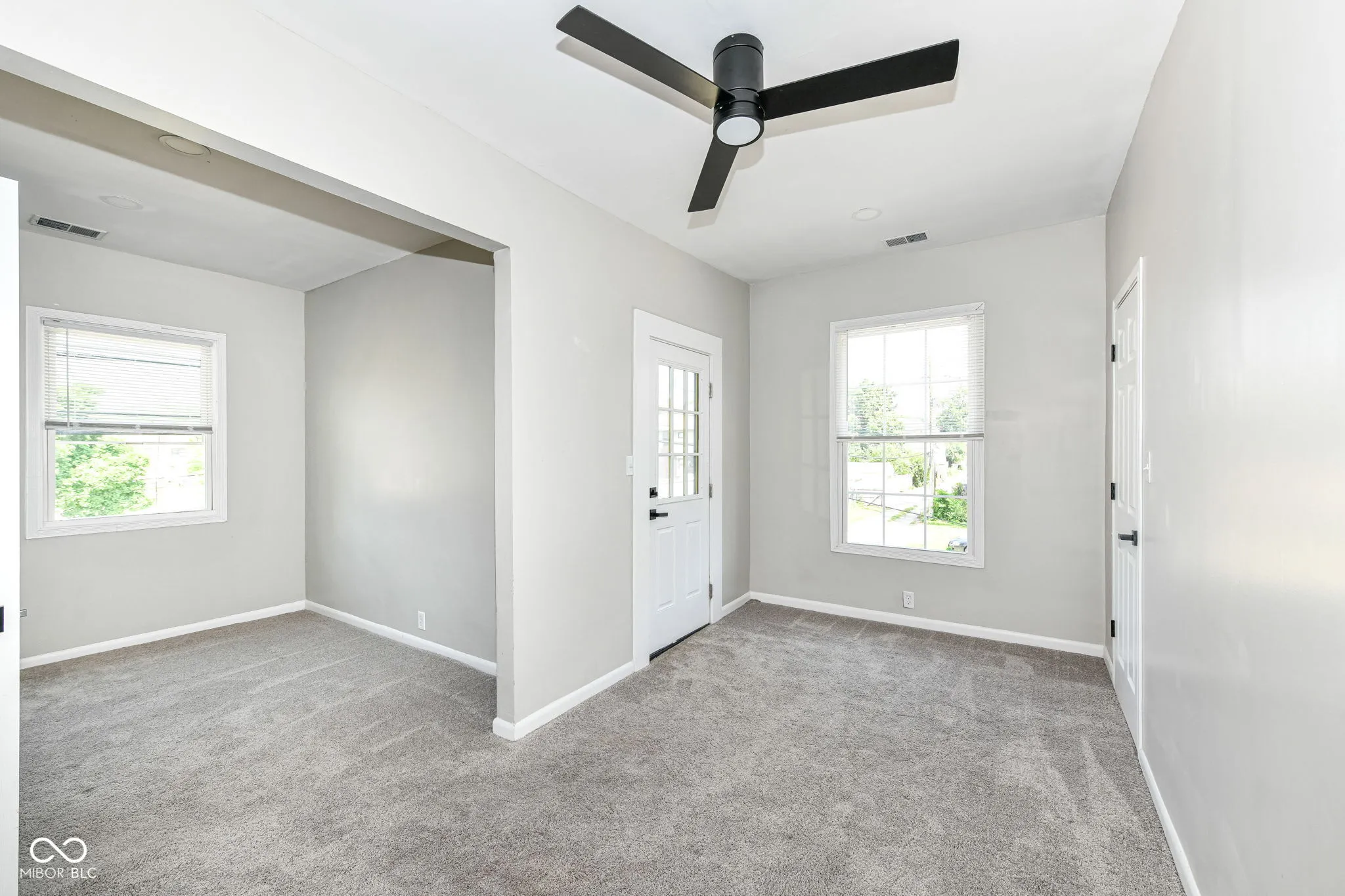 Indianapolis, Indiana 46205, United States, ,Residential,Active,160427