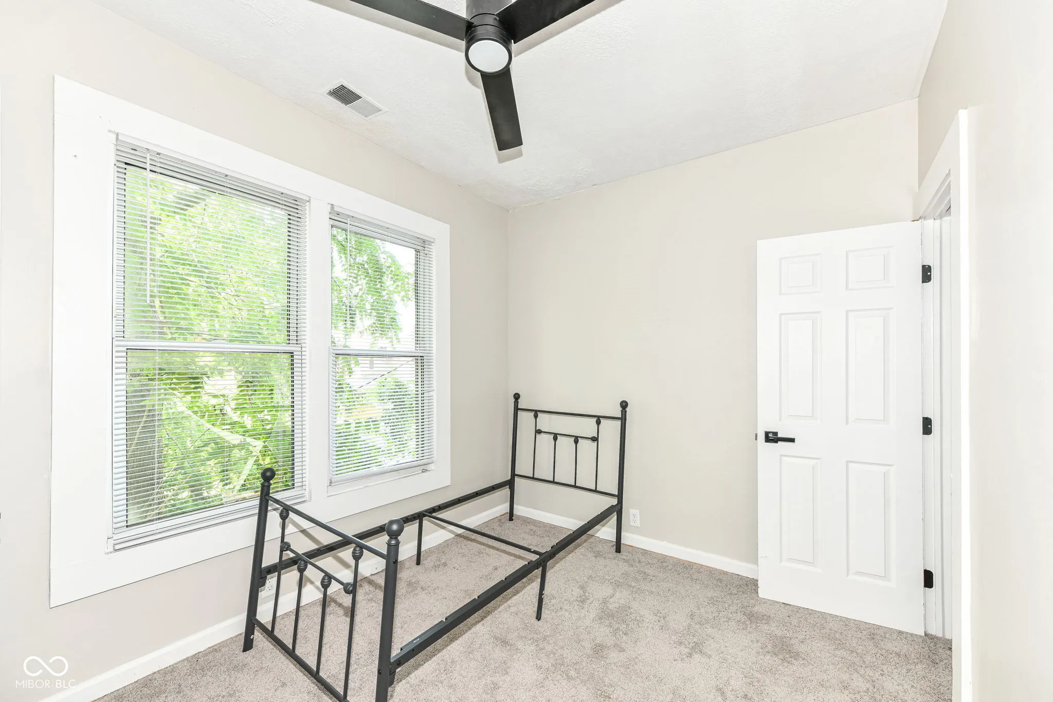 Indianapolis, Indiana 46205, United States, ,Residential,Active,160427