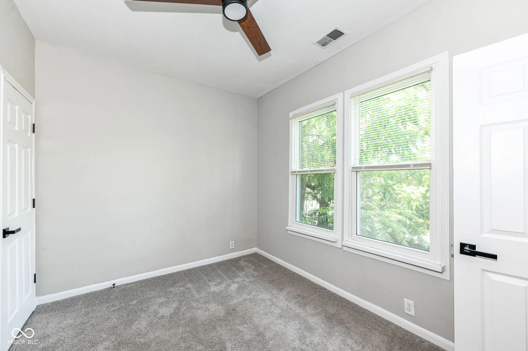 Indianapolis, Indiana 46205, United States, ,Residential,Active,160427