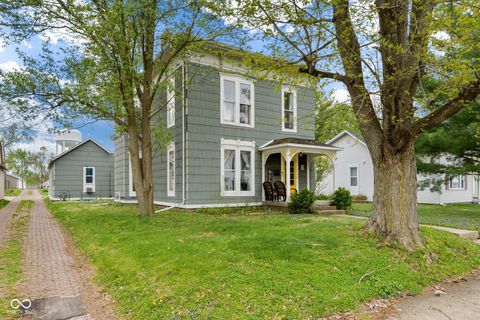 Photo of 409 E Jefferson Street, Crawfordsville, IN 47933 (MLS # 22095398)