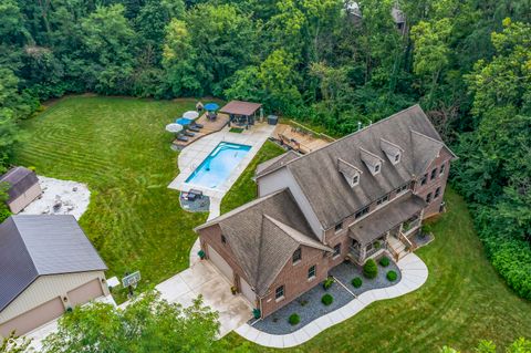 Photo of 1291 N Blue Spruce Court, Greenfield, IN 46140 (MLS # 22049573)