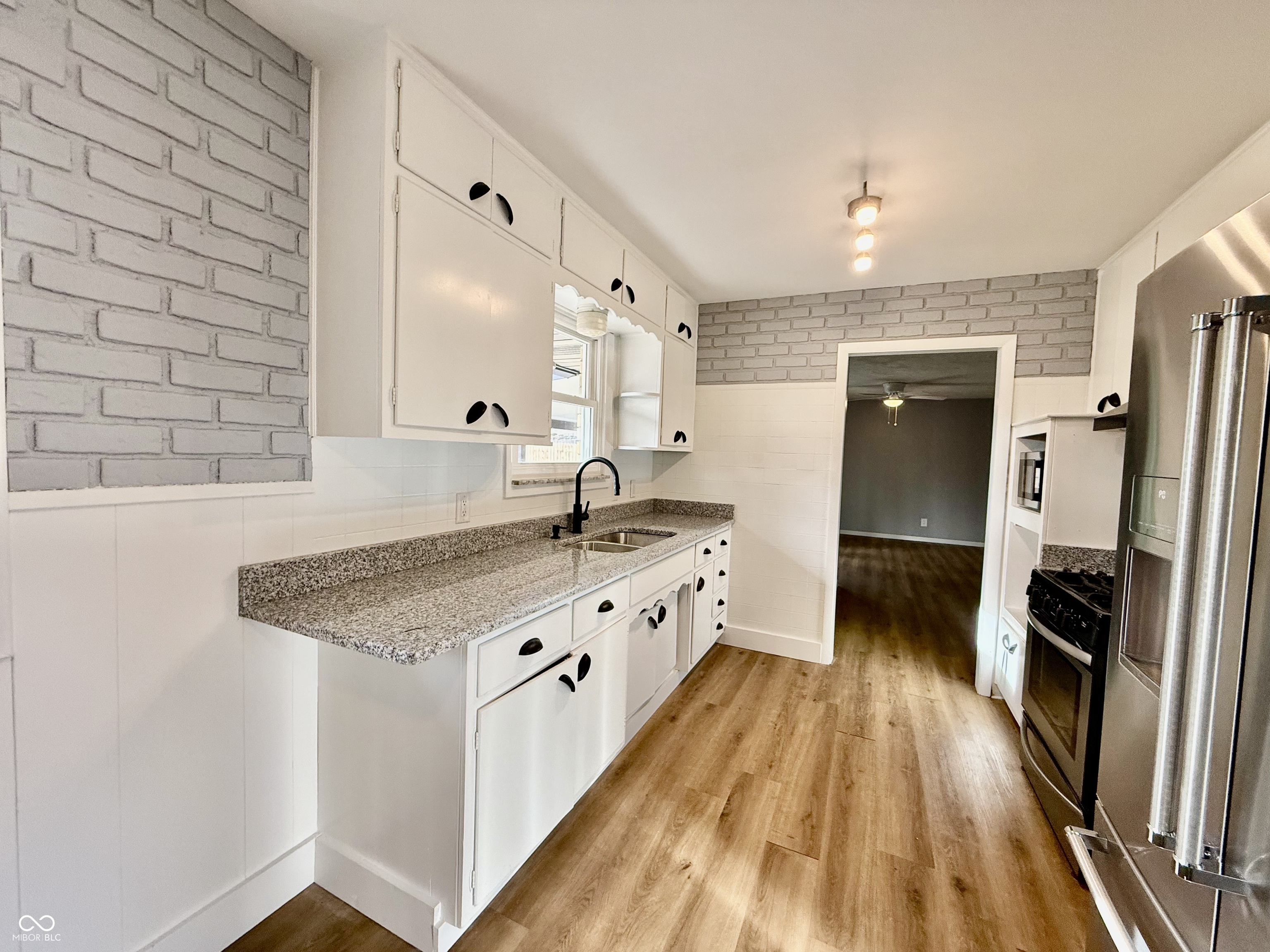 237 E Waterbury Road