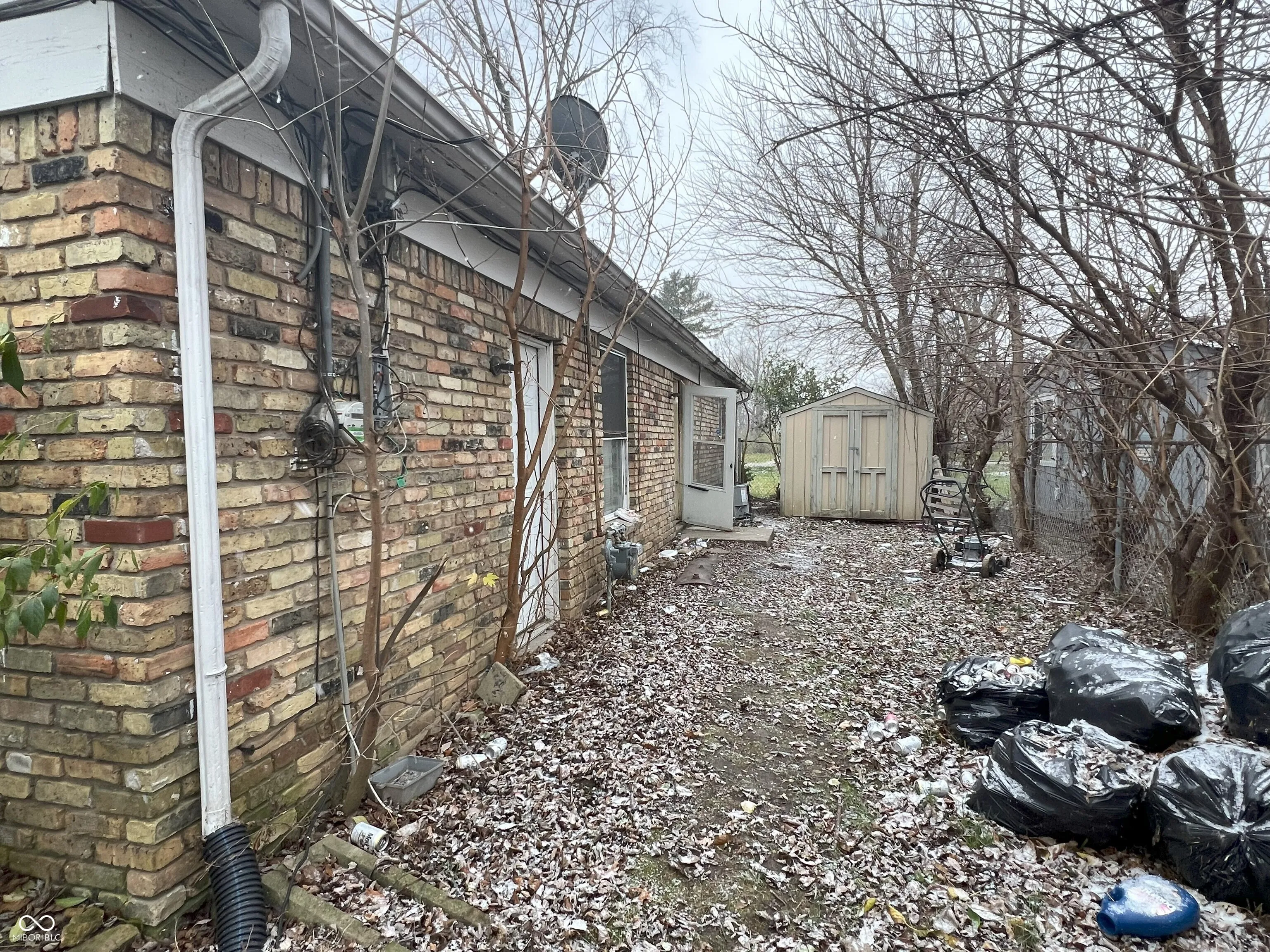 Indianapolis, Indiana 46226, United States, 3 Bedrooms Bedrooms, ,1 BathroomBathrooms,Residential,Pending,43217