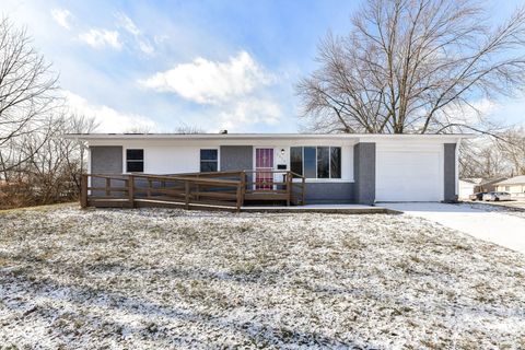 Photo of 3976 Marseille Road, Indianapolis, IN 46226 (MLS # 22080855)