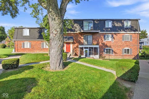 Photo of 320 Elmead Court #2001, Greenwood, IN 46142 (MLS # 22124163)