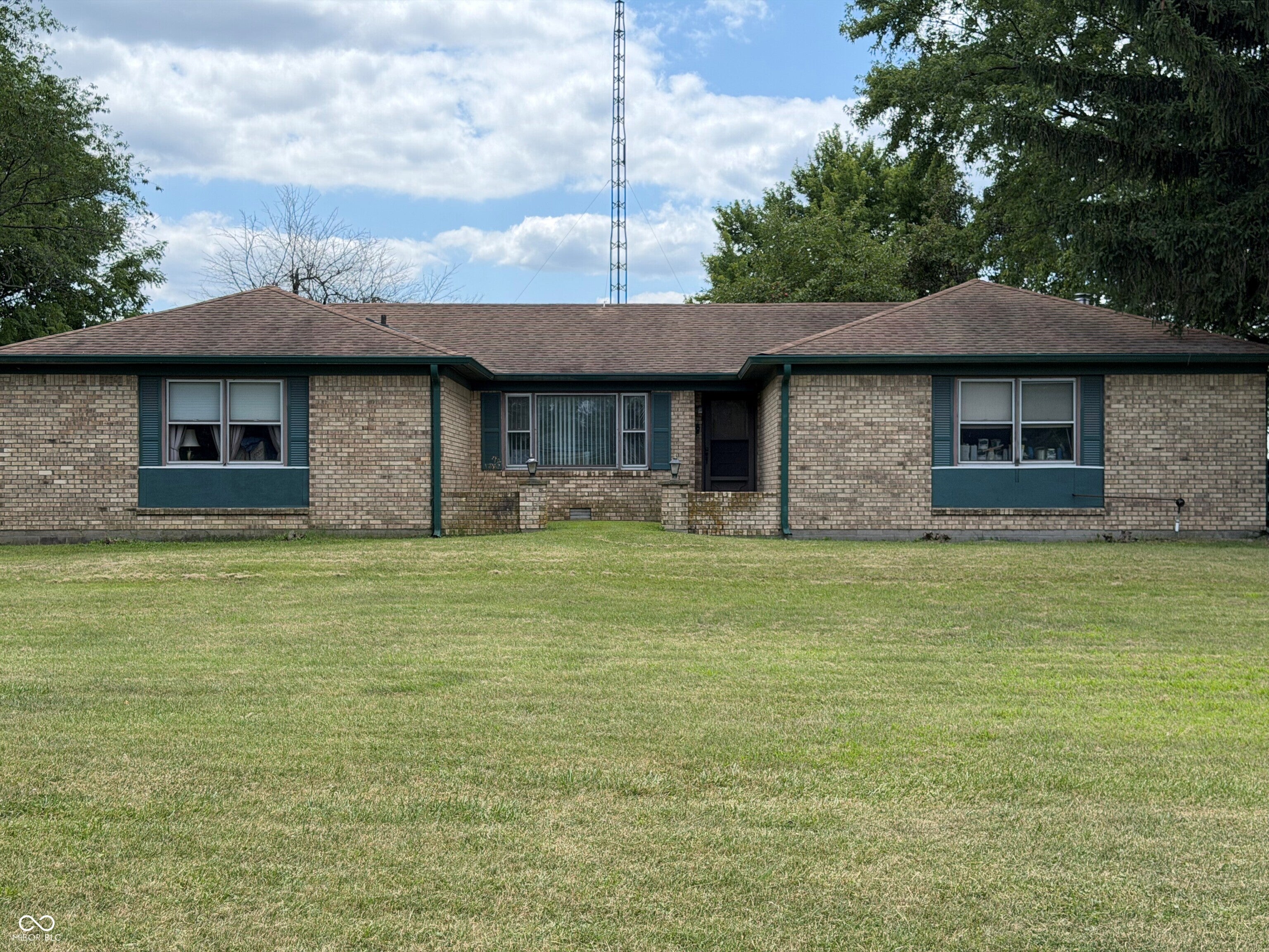 2525 W 50 S