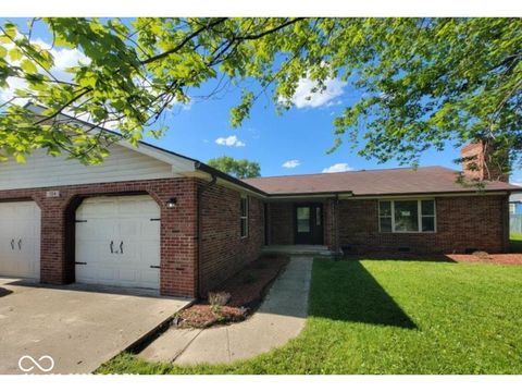 Photo of 724 Iroquois Street, Anderson, IN 46012 (MLS # 22042747)