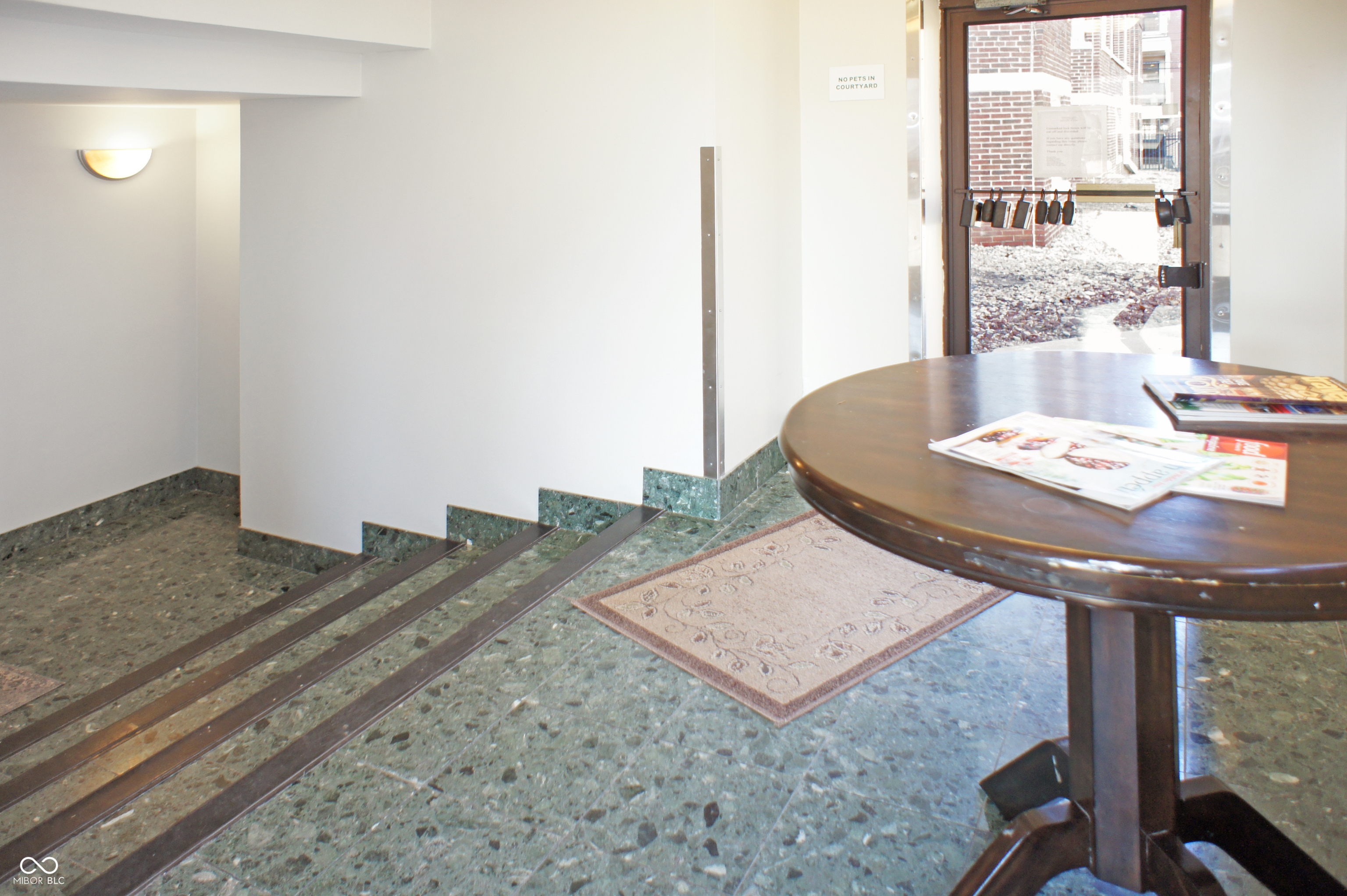 230 E 9th Street E 507