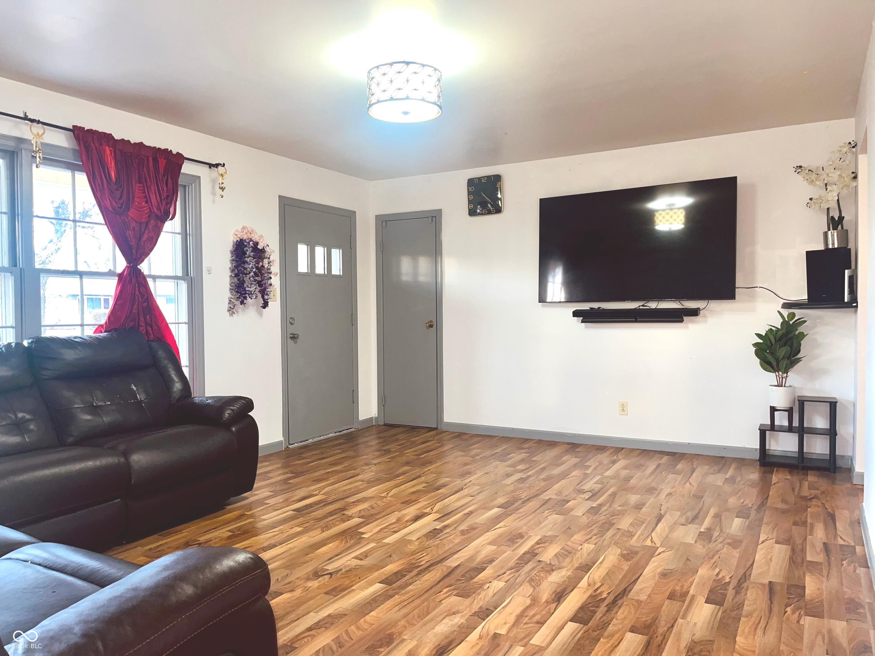 8207 S Talbott Avenue