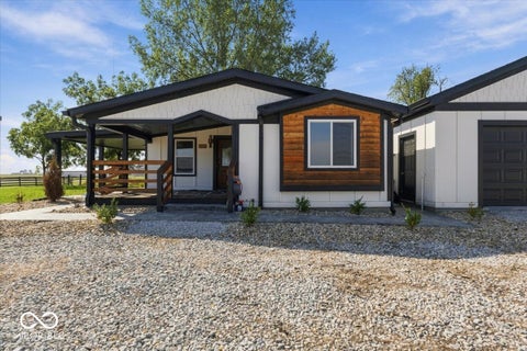 Photo of 2596 N State Road 213, Windfall, IN 46076 (MLS # 22126821)