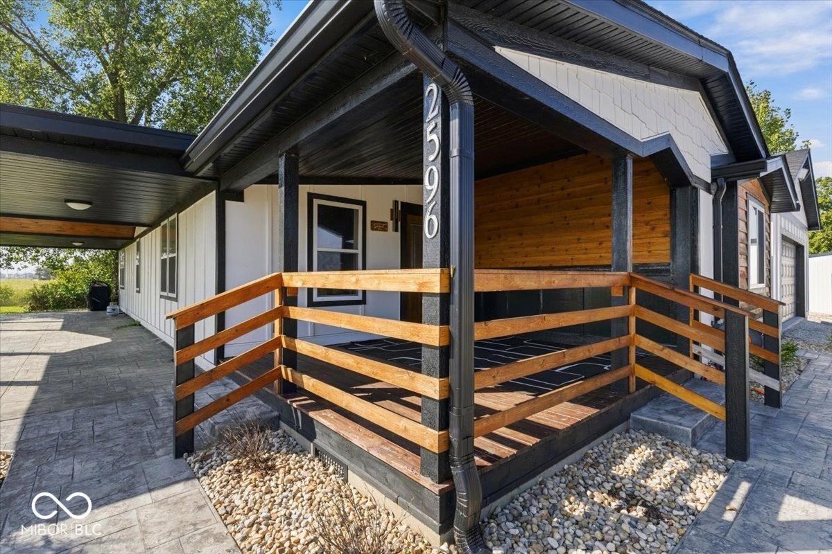 2596 N State Road 213