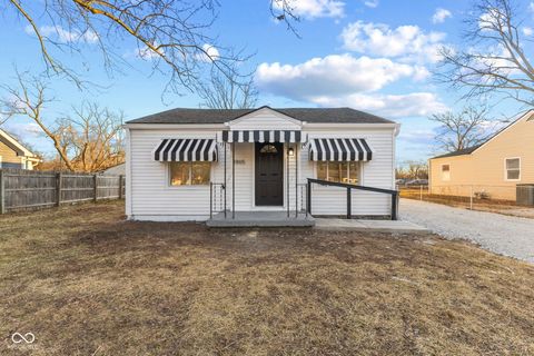 Photo of 1865 Sparrow Avenue, Indianapolis, IN 46227 (MLS # 22080418)