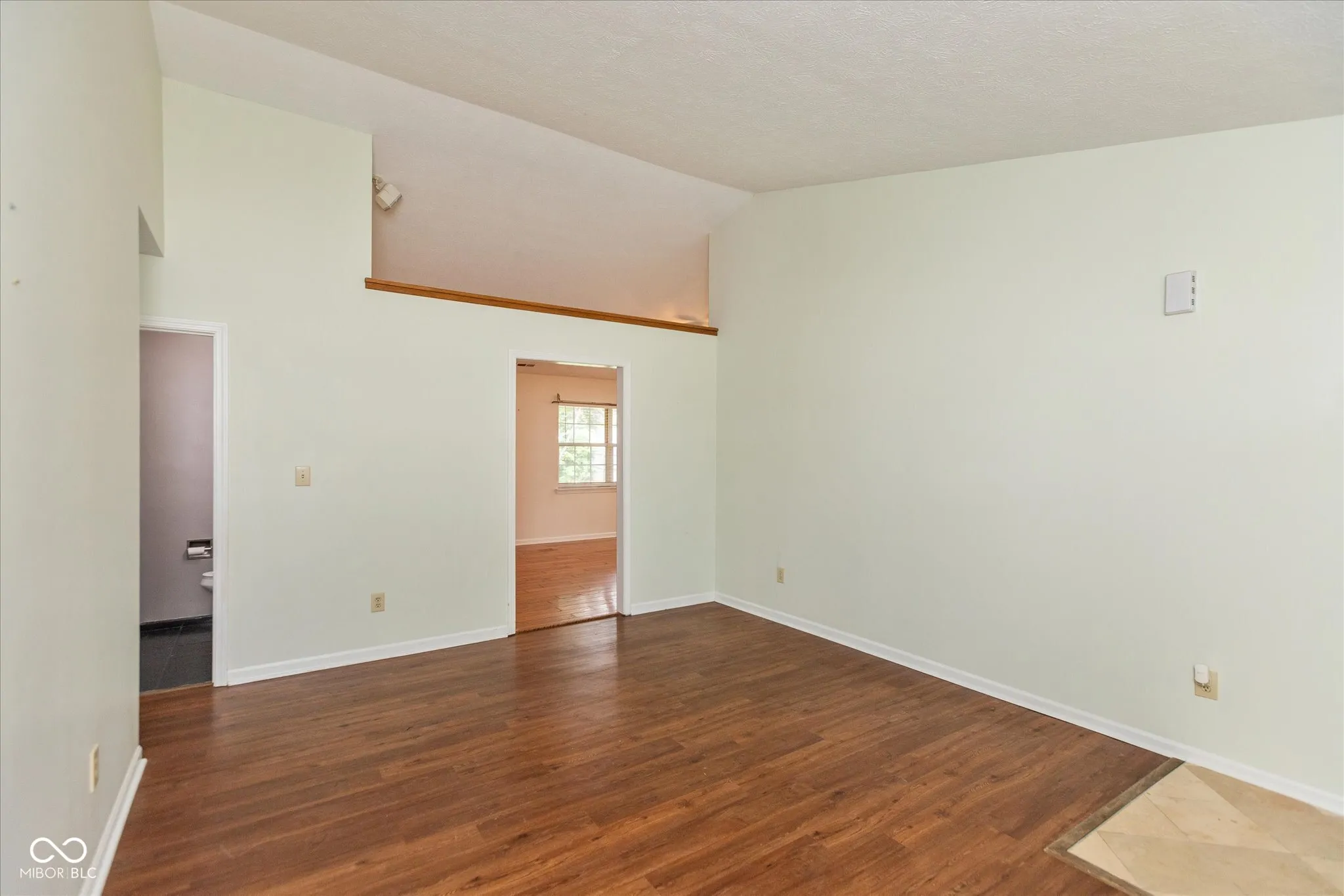 Whiteland, Indiana 46184, United States, 3 Bedrooms Bedrooms, ,2 BathroomsBathrooms,Residential,Pending,177410