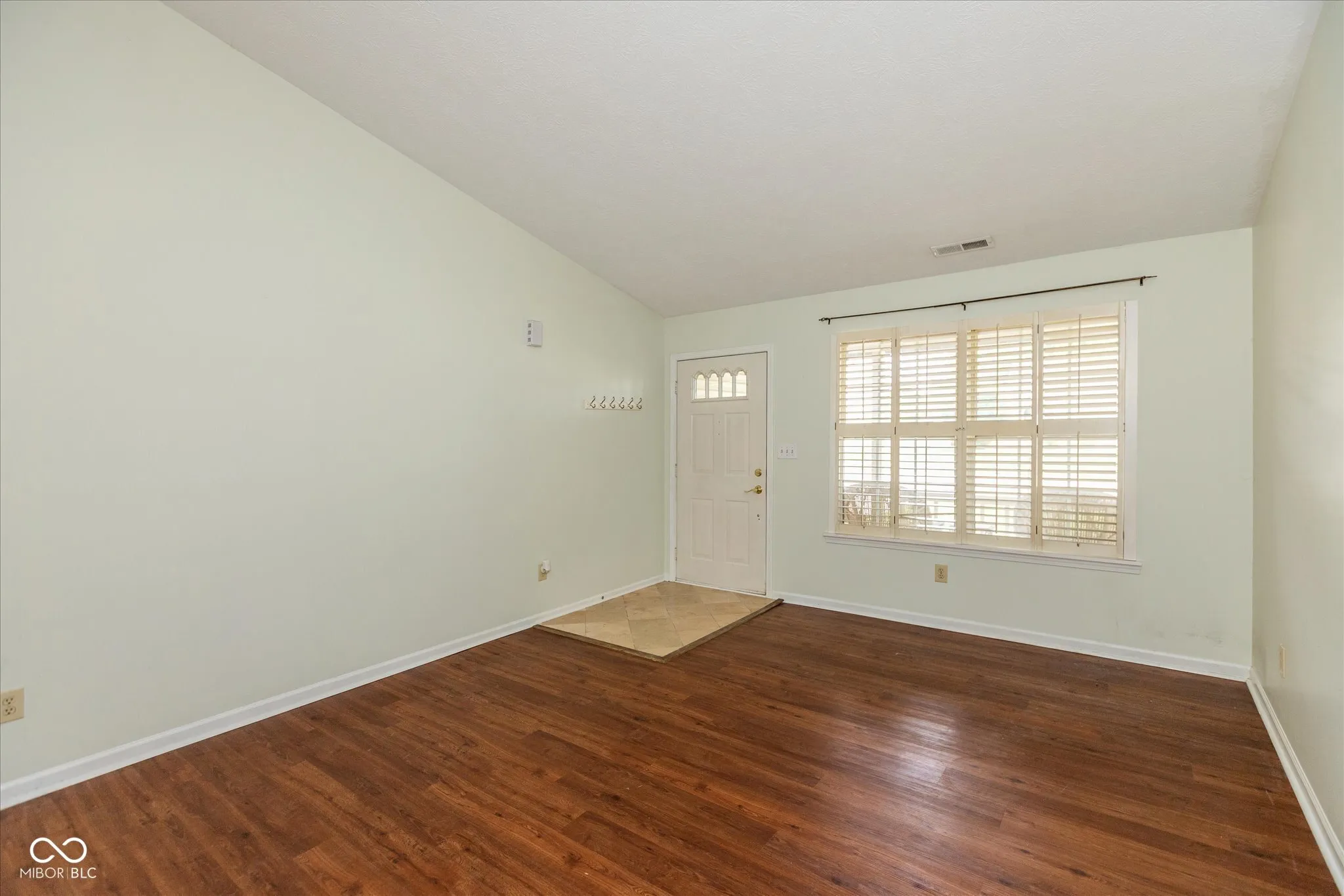 Whiteland, Indiana 46184, United States, 3 Bedrooms Bedrooms, ,2 BathroomsBathrooms,Residential,Pending,177410