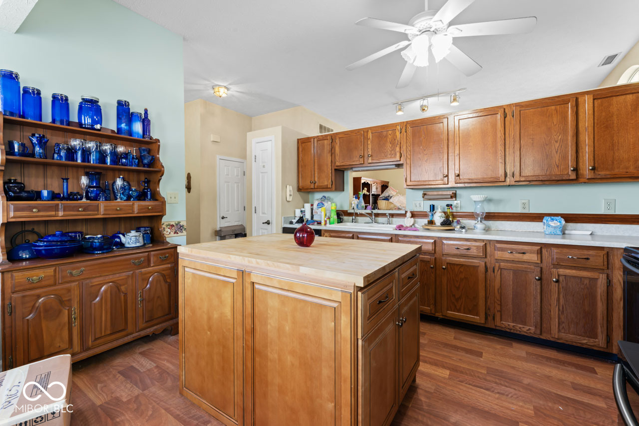 6737 Decatur Commons