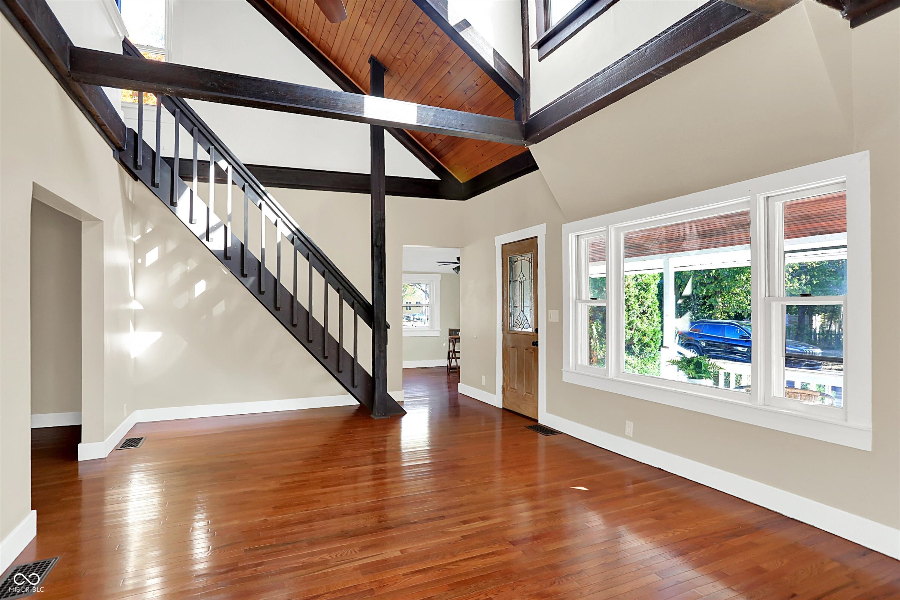 500 W Sycamore Street