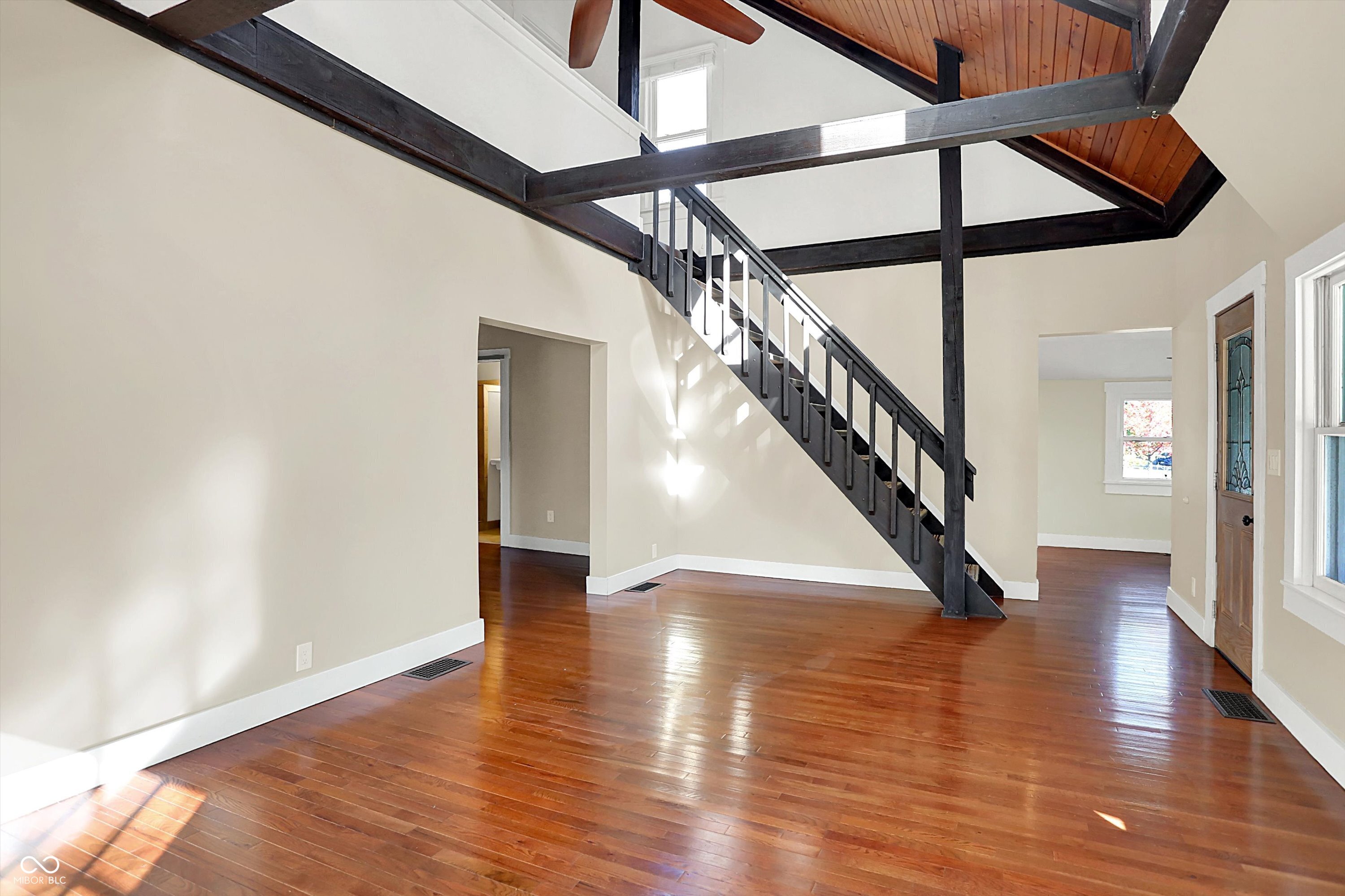 500 W Sycamore Street