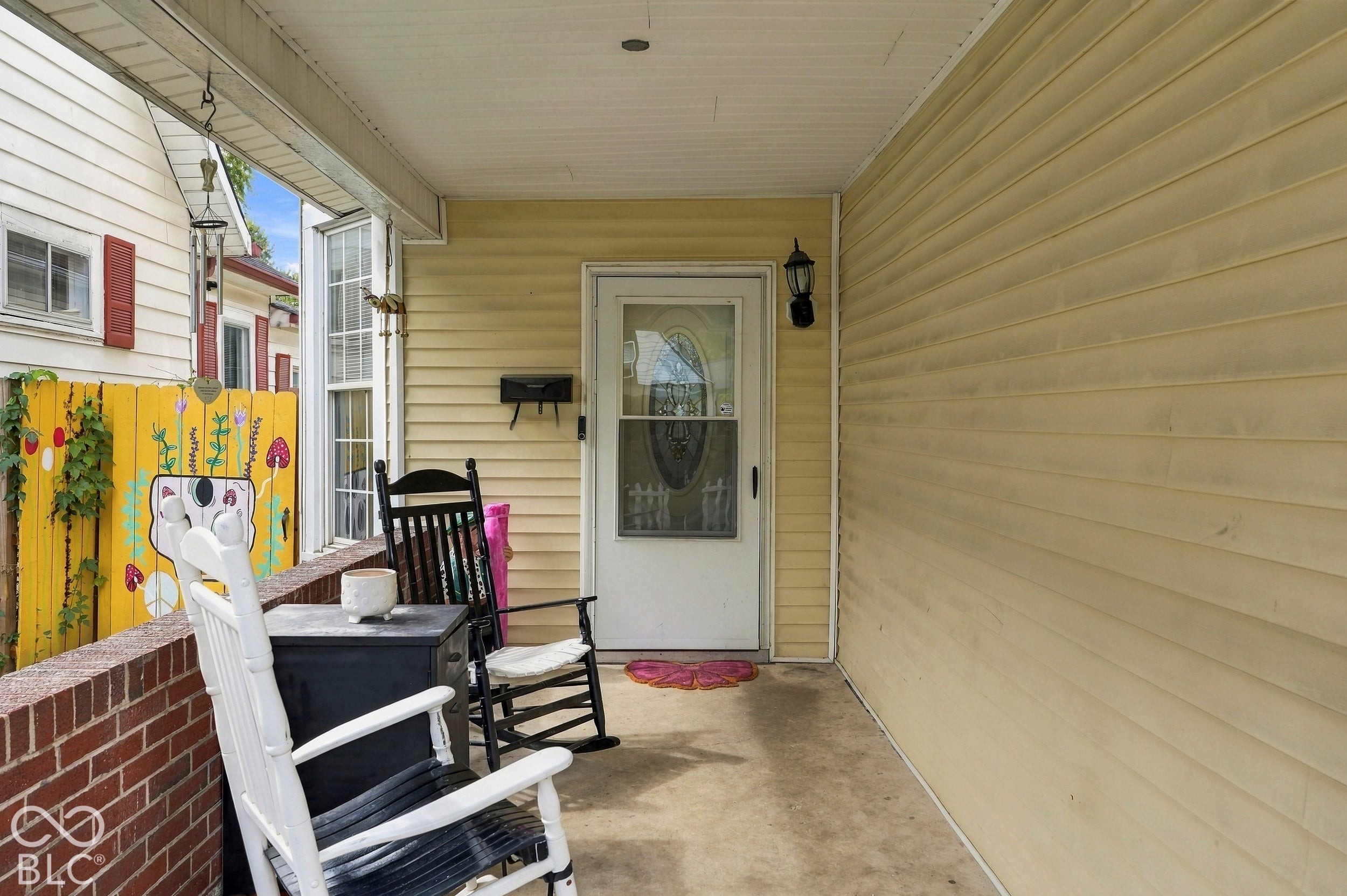 910 Villa Avenue