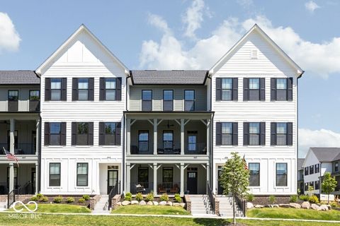 Photo of 460 W Smoky ROW, Carmel, IN 46032 (MLS # 22108418)