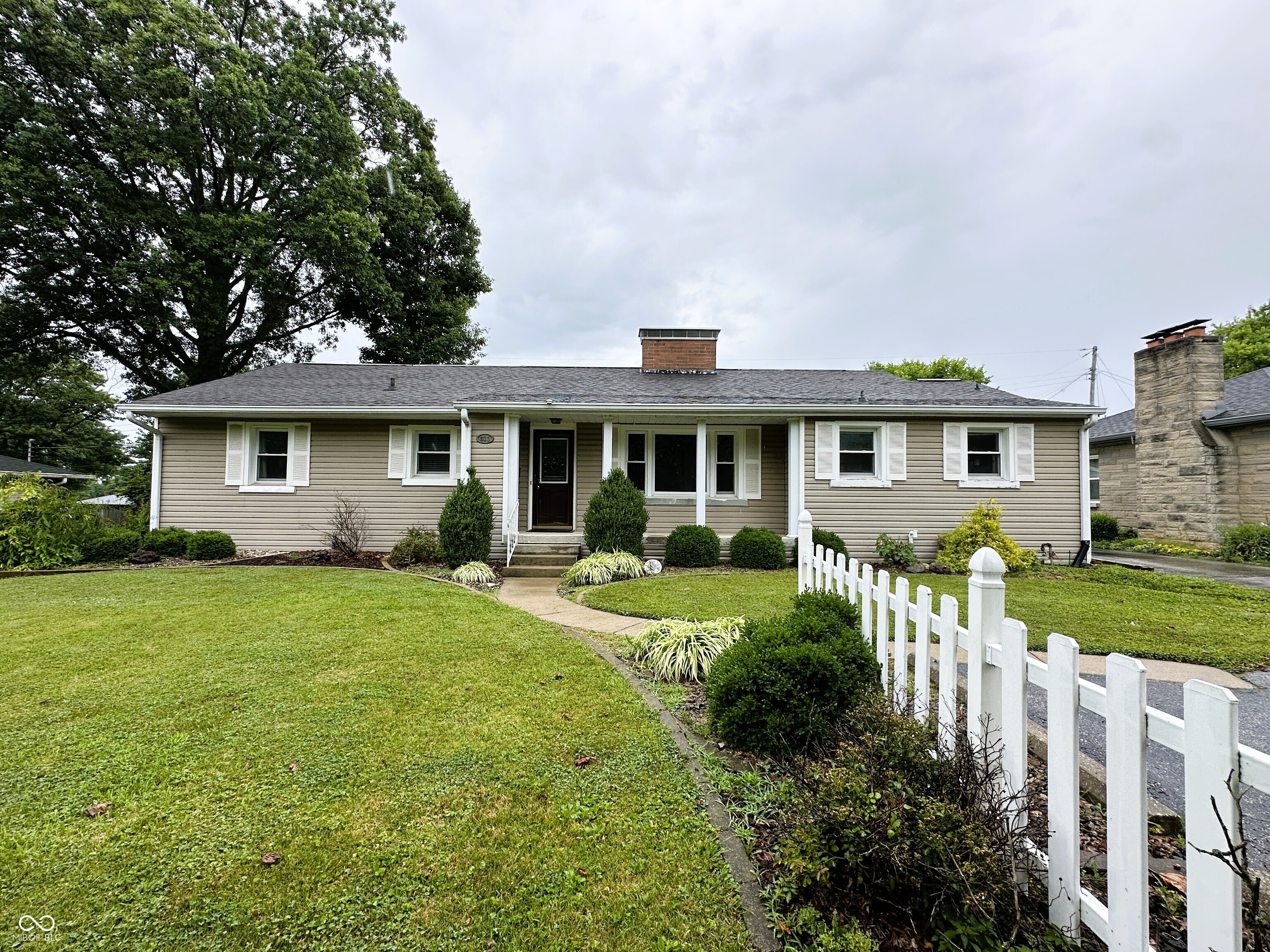 811 Shadowlawn Avenue