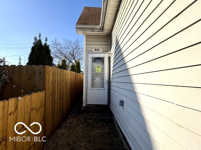 930 Stillwell Street