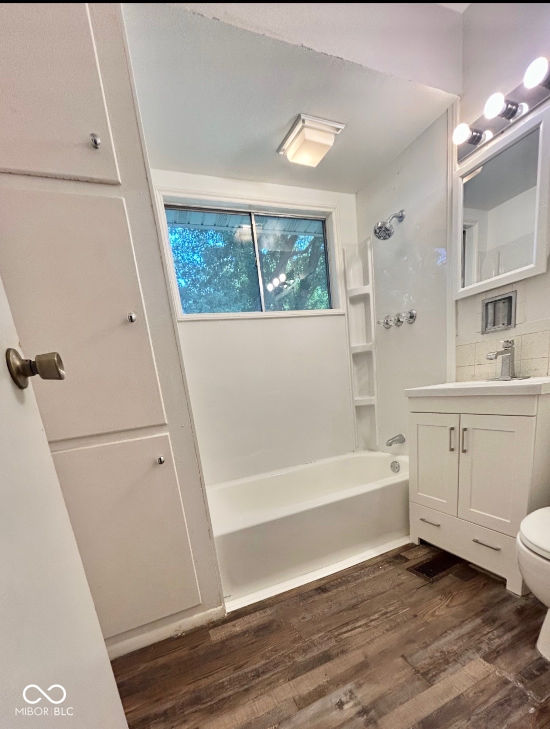 4939 N Kitley Avenue