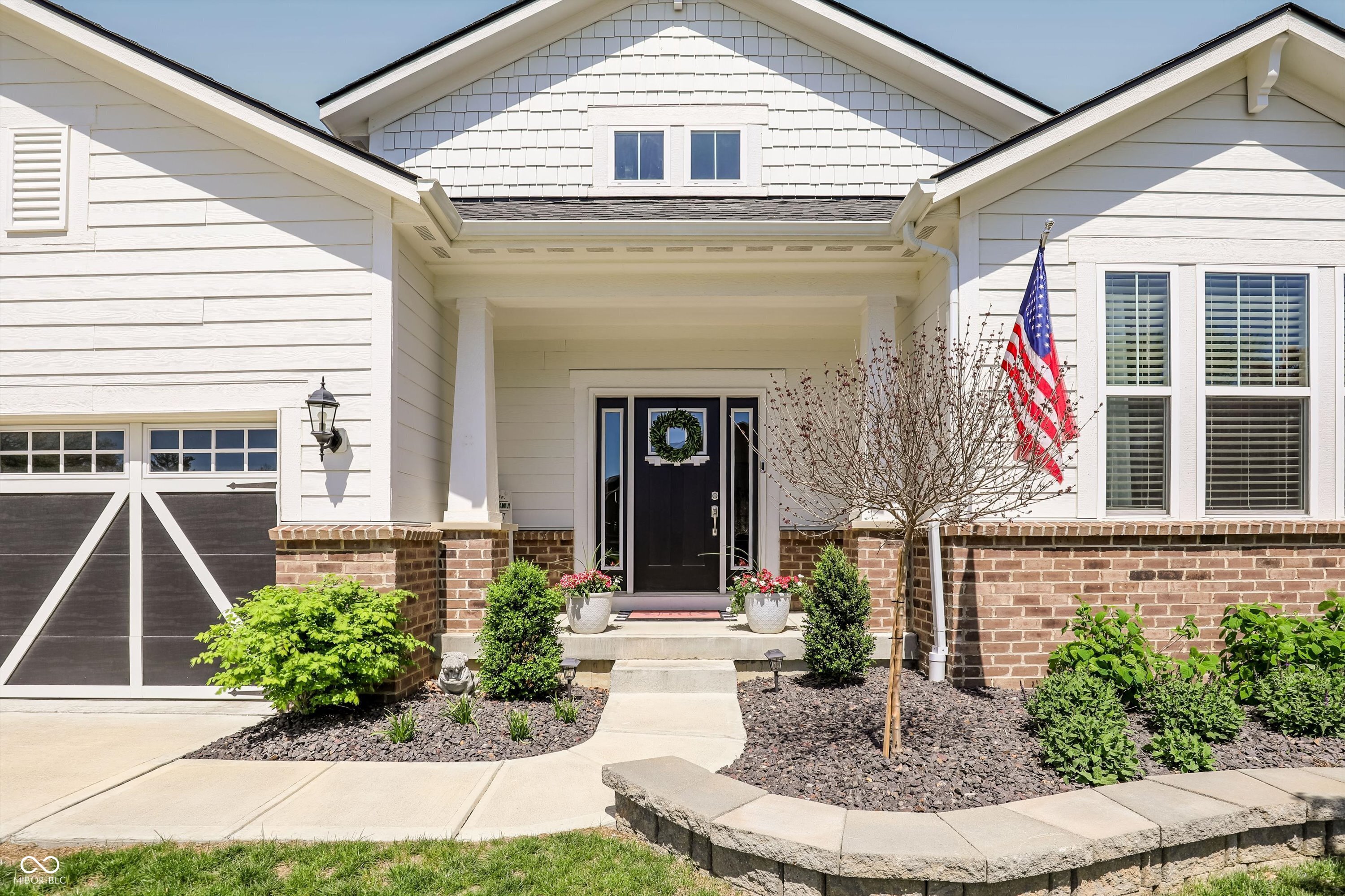 702 Whispering Oaks Drive