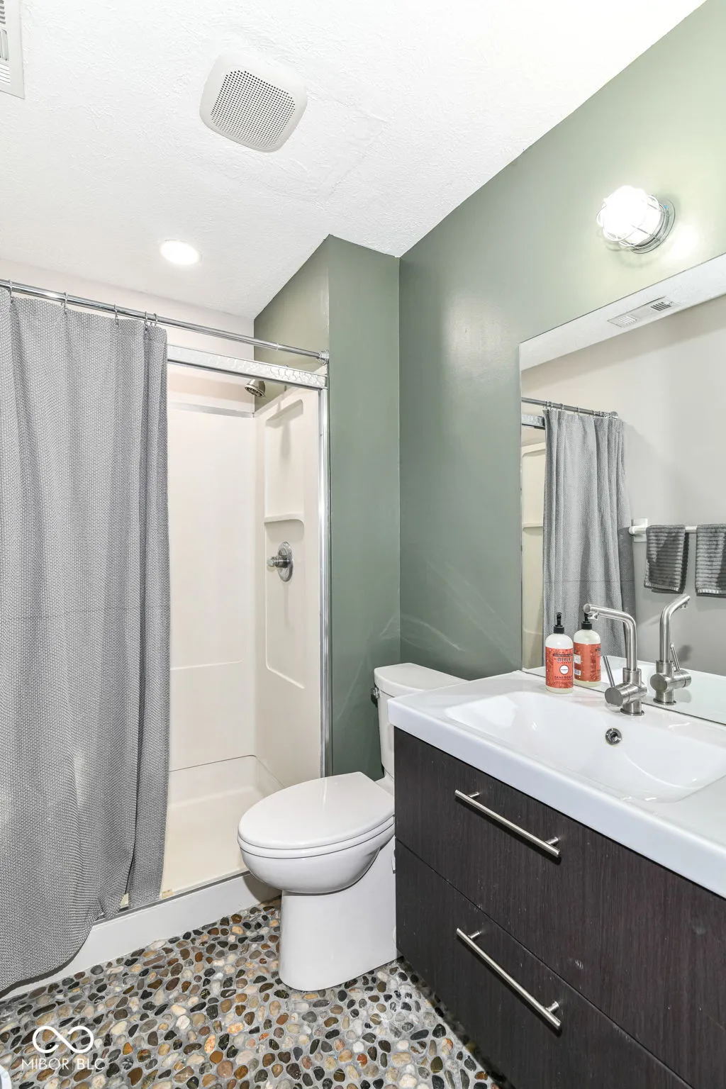 Indianapolis, Indiana 46260, United States, 3 Bedrooms Bedrooms, ,2 BathroomsBathrooms,Residential,Active,140336