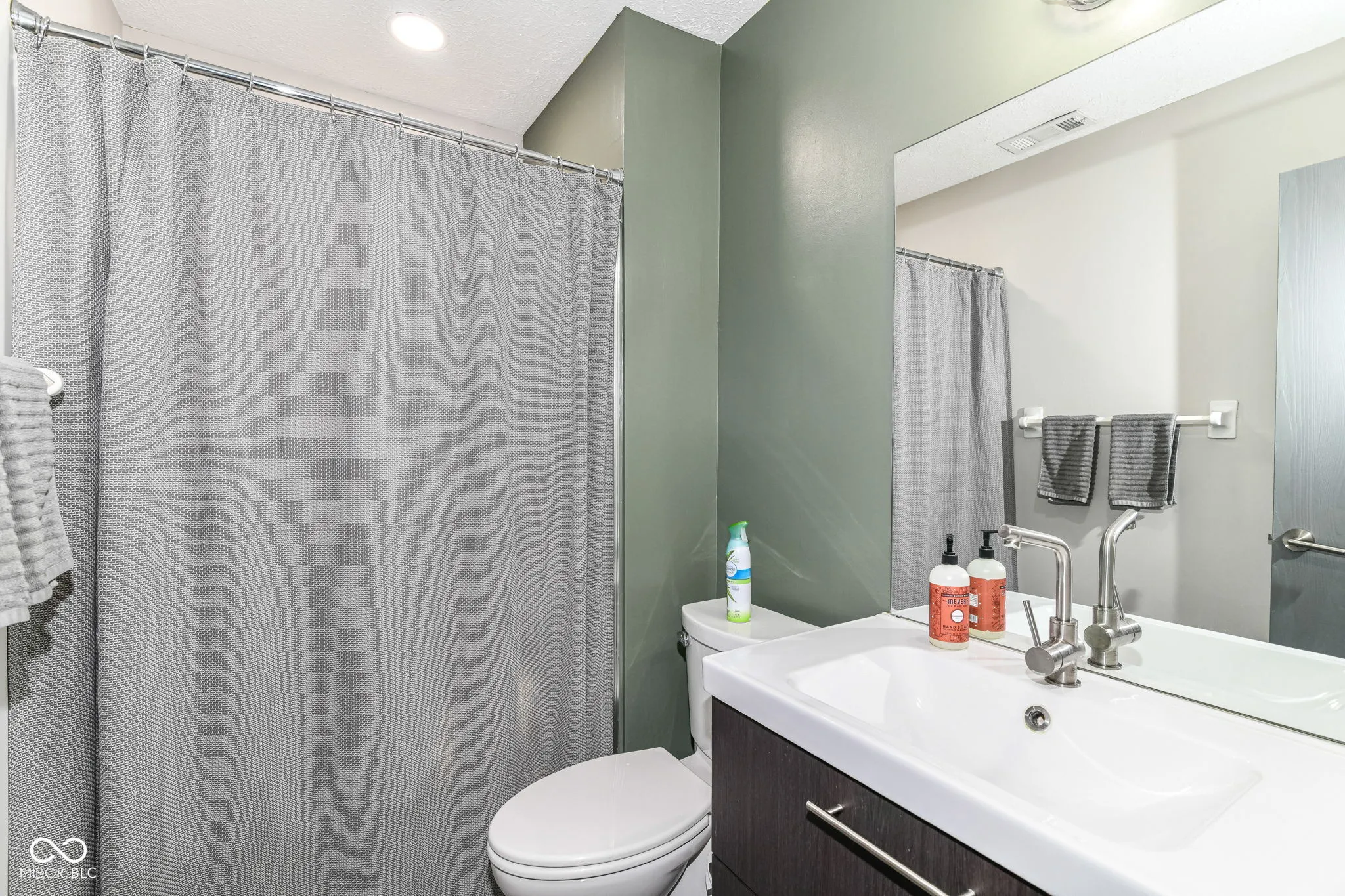 Indianapolis, Indiana 46260, United States, 3 Bedrooms Bedrooms, ,2 BathroomsBathrooms,Residential,Active,140336