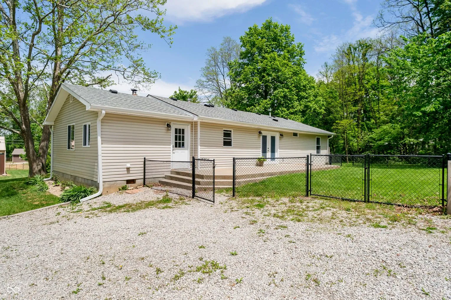 Mooresville, Indiana 46158, United States, 3 Bedrooms Bedrooms, ,1 BathroomBathrooms,Residential,Pending,127136