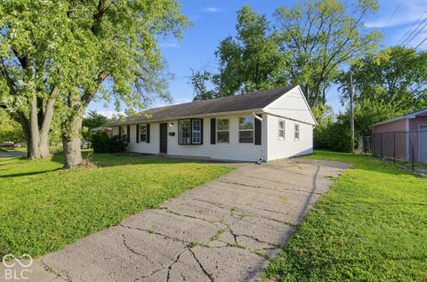 Photo of 9207 Rochelle Drive, Indianapolis, IN 46235 (MLS # 22130363)