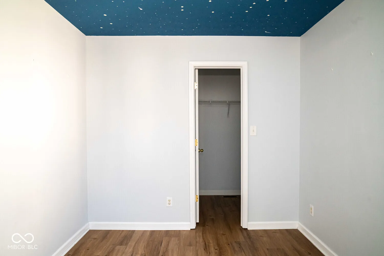 Indianapolis, Indiana 46217, United States, 3 Bedrooms Bedrooms, ,3 BathroomsBathrooms,Residential,Active,94494