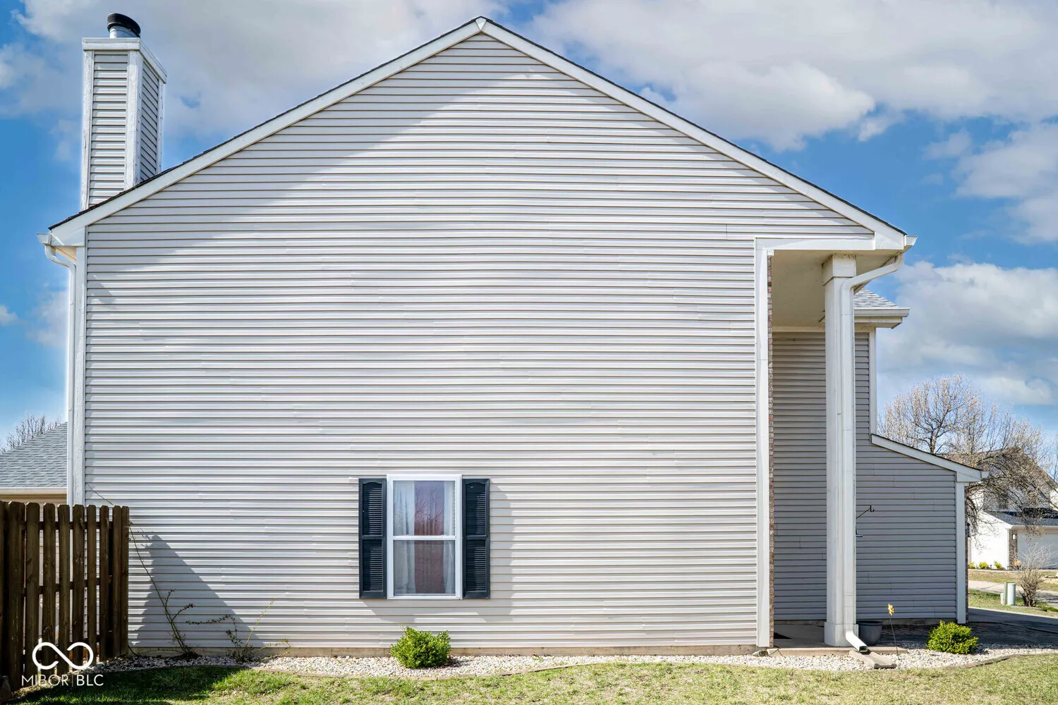 Indianapolis, Indiana 46217, United States, 3 Bedrooms Bedrooms, ,3 BathroomsBathrooms,Residential,Active,94494