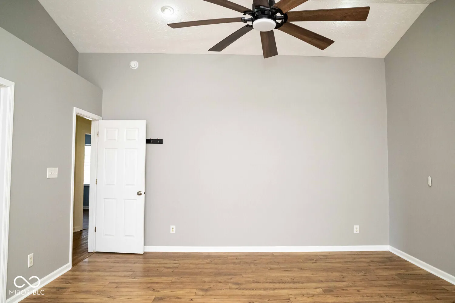 Indianapolis, Indiana 46217, United States, 3 Bedrooms Bedrooms, ,3 BathroomsBathrooms,Residential,Active,94494